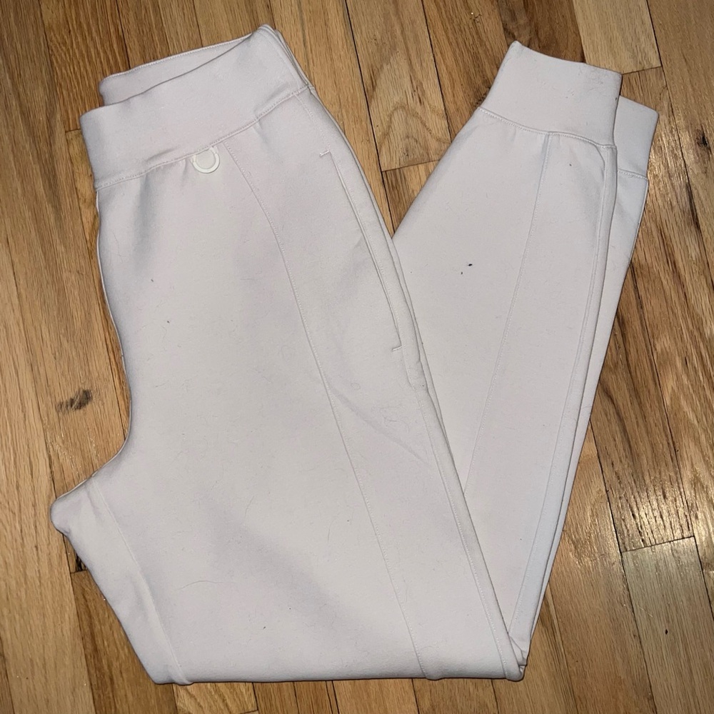 Nike 24.7 ImpossiblySoft Women's Dri-FIT Mid-Rise Cream Joggers